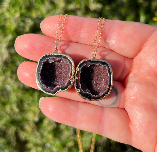 Tabasco Geode Mother + Daughter Necklaces