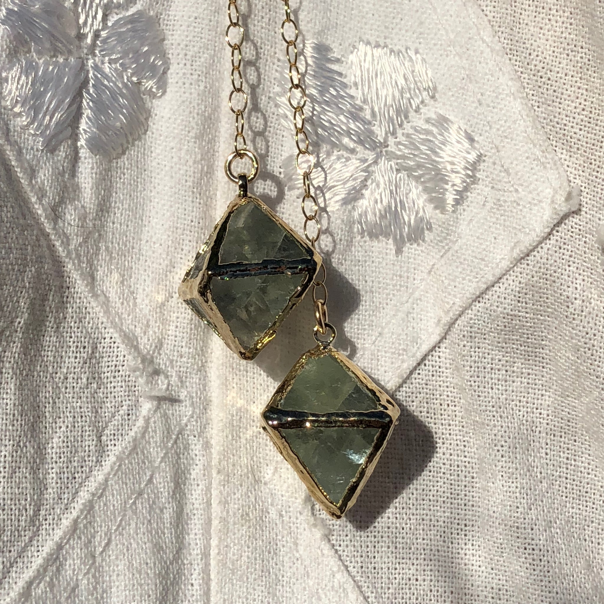 Genuine Fluorite Octahedron Pendant w/ Necklace 22 Silver Plated Singapore  / E